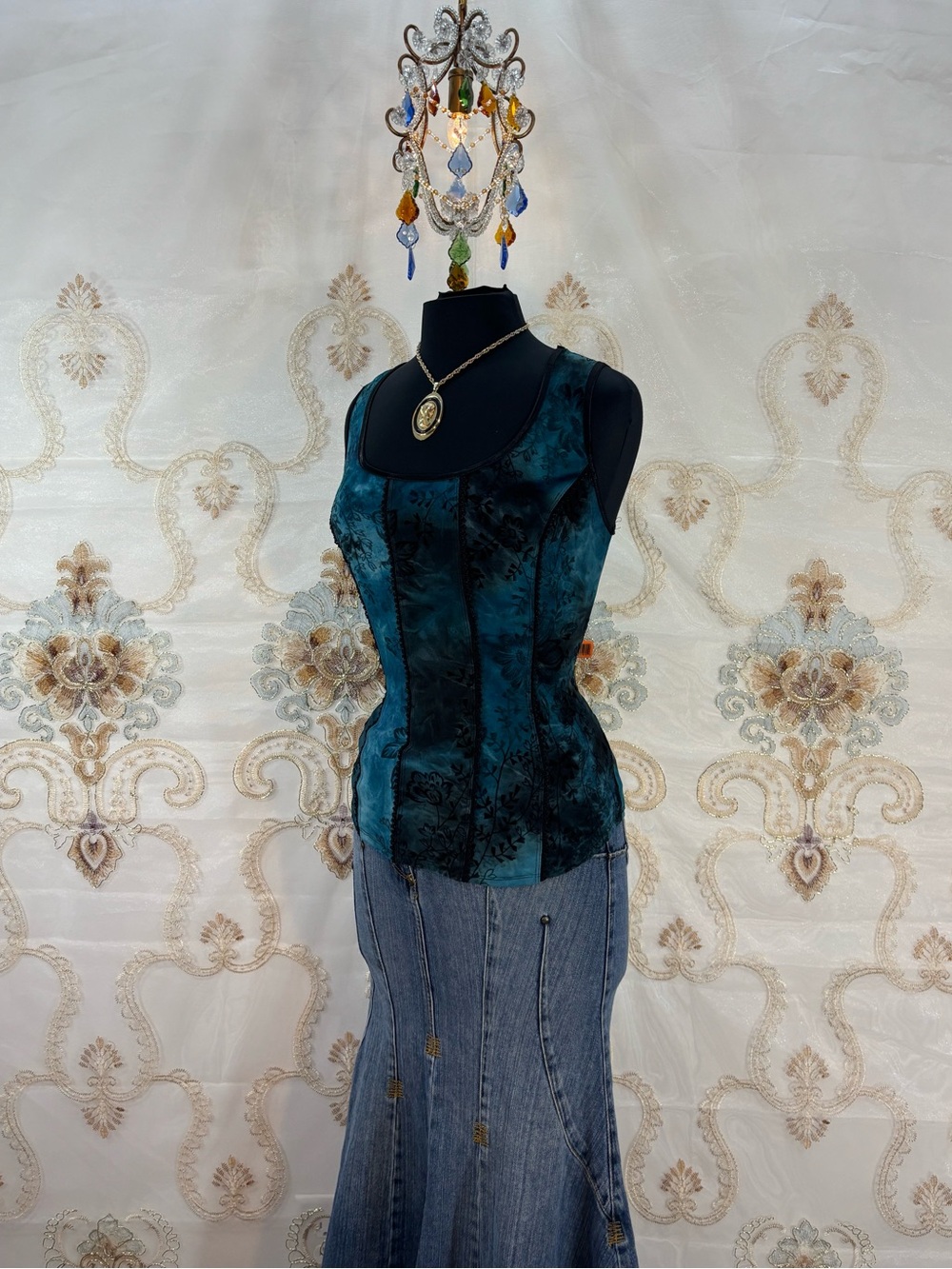 ✨Vintage Y2K Boho Blue & Black Tie Dye Velvet Floral Tank Top✨